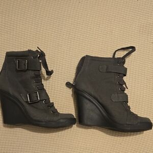 Simply Vera Vera Wang Dark Gray Wedge Boots
